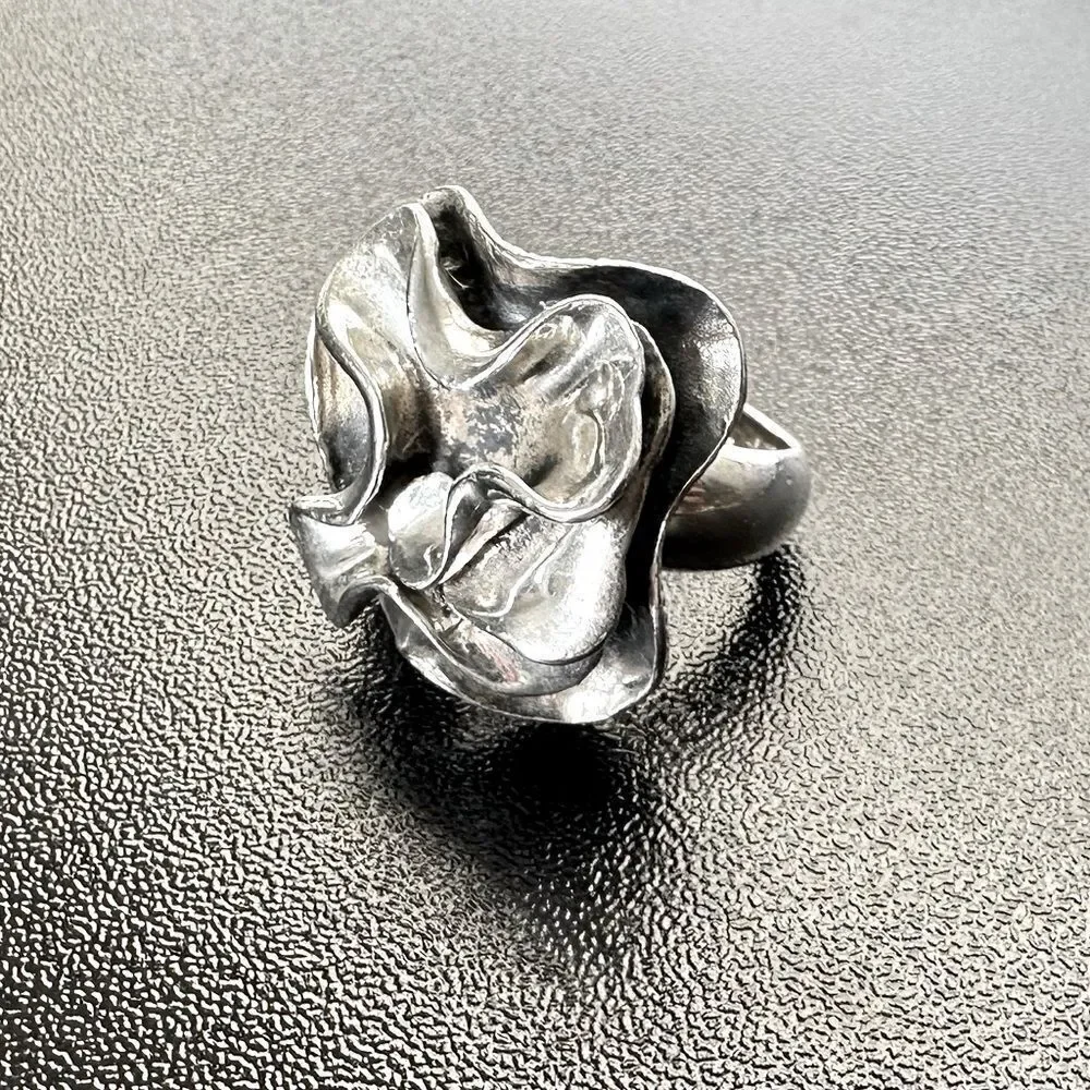 Silpada Retired R1809 Bold Oxidized Sculpted Flower Ring Size 5